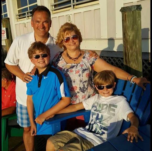 Profile Picture of Tom Fox (@tomfox489) on Poshmark