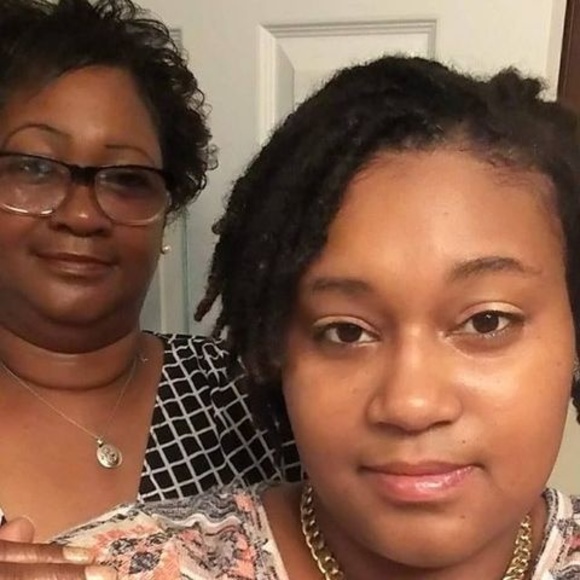 Profile Picture of Janet Gray (@janetgray0726) on Poshmark