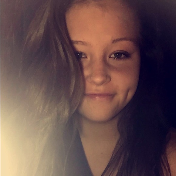 Reese Fowler - Poshmark Profile Picture of Reese Fowler (@reeseavery0218) on Poshmark