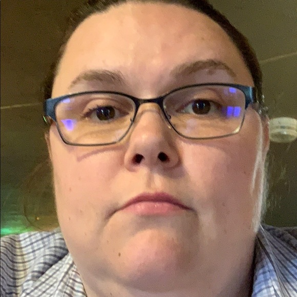 Profile Picture of Sarah Deschryver (@deschryver2) on Poshmark