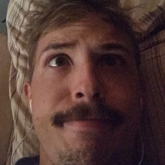 Profile Picture of Kevin Kramer (@quevbot) on Poshmark