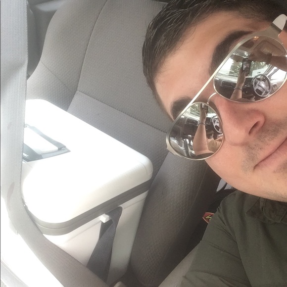 Profile Picture of Adam Gouzien (@agouzien) on Poshmark