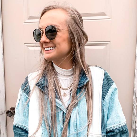 Profile Picture of Nicole Toppin (@ntoppin17) on Poshmark