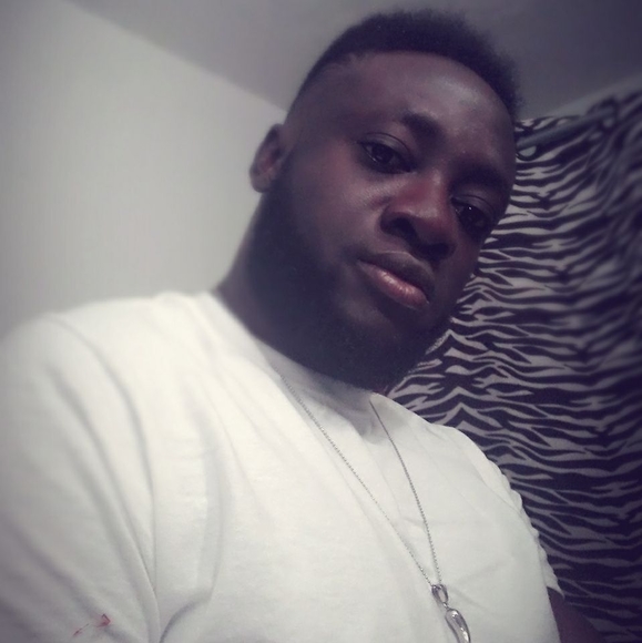 Profile Picture of Chilou Davilmar (@davilmarchilou) on Poshmark
