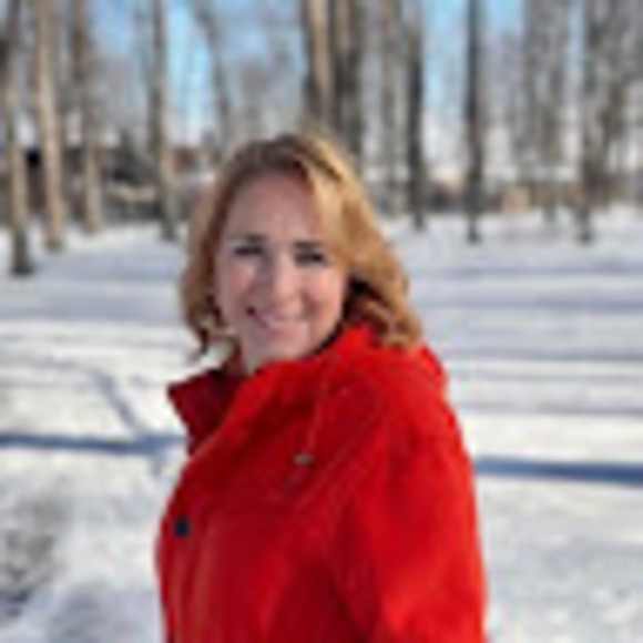 Profile Picture of Sarah Cramer (@smulbr) on Poshmark