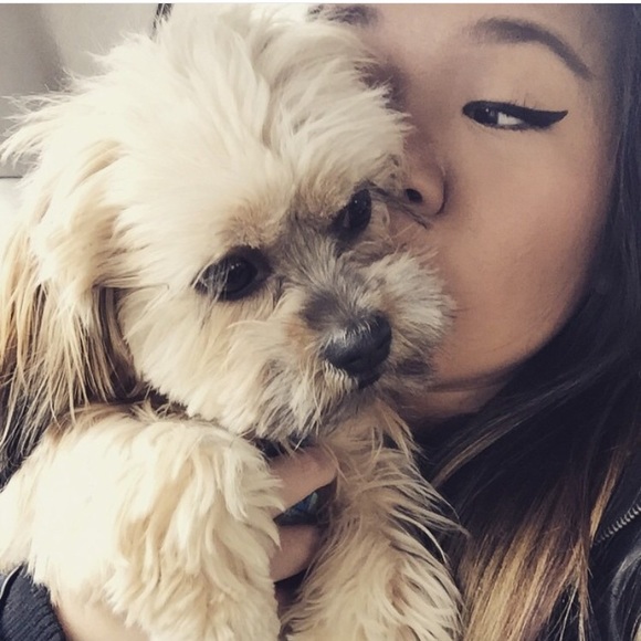 Profile Picture of Jeztine Clavecillas (@jztne09) on Poshmark