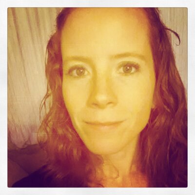 Profile Picture of Elizabeth Call (@spywocket) on Twitter