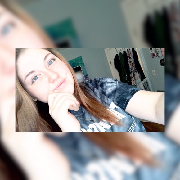 Brianna Roden - Poshmark Profile Picture of Brianna Roden (@briannarroden) on Poshmark