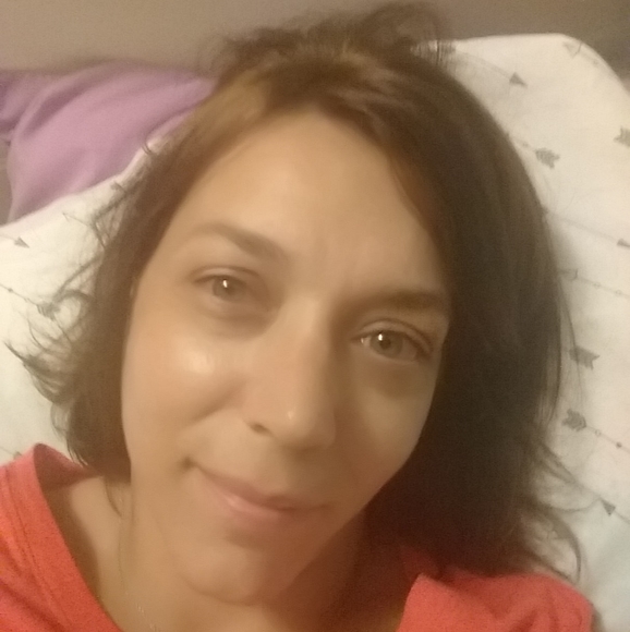 Profile Picture of Kellie Giles (@minekel) on Poshmark
