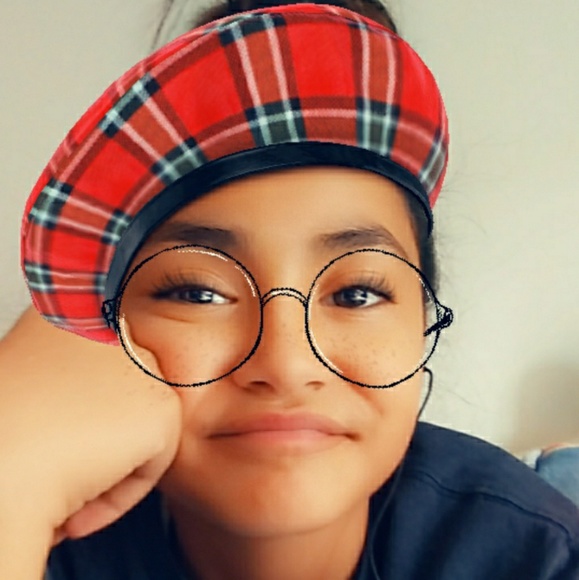 Profile Picture of Alyce Butrick (@littlelia_fan2) on Poshmark