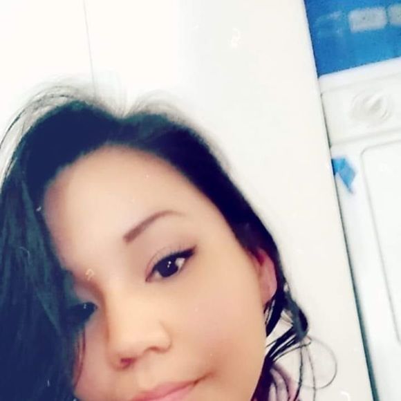 Profile Picture of Amber Flett-daniels (@fdanamb) on Poshmark