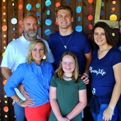 Profile Picture of Brian Roach (@BrianWadeRoach) on Twitter