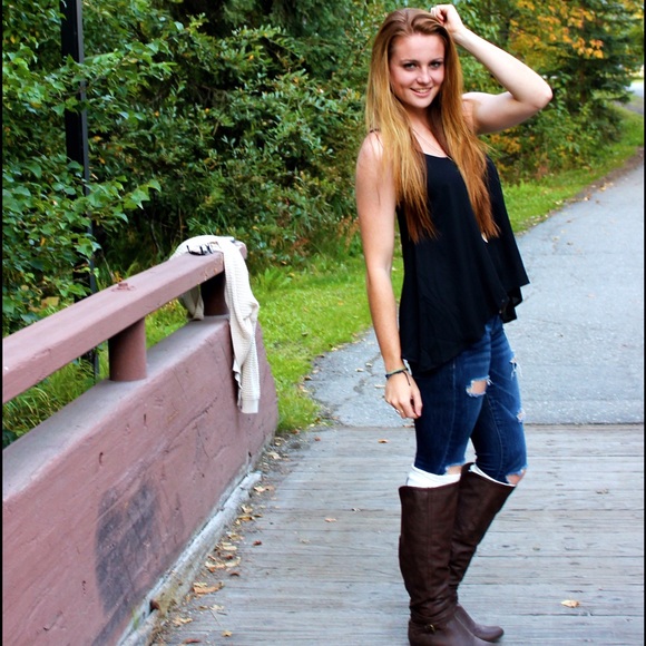 Profile Picture of Hayley Bezanson (@hbezanson) on Poshmark