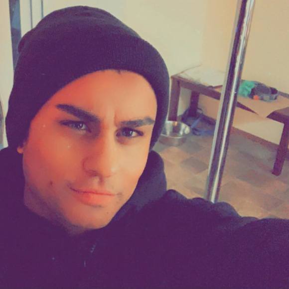 Profile Picture of Jonathan Bown (@thecoolbown) on Poshmark