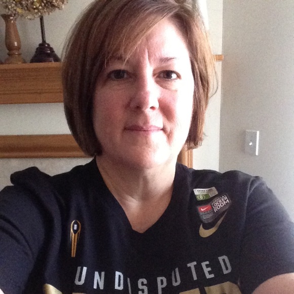 Profile Picture of Janet Kirchstein (@kirchstein) on Poshmark