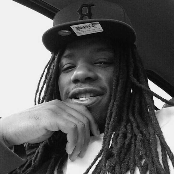 Profile Picture of Derell Richardson (@derellr) on Poshmark