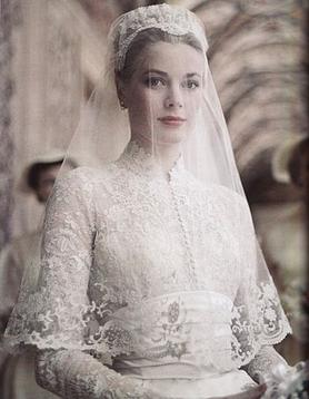Profile Picture of Wedding dress of Grace Kellyon Wikipedia