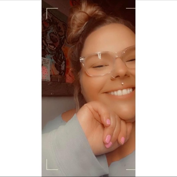 Profile Picture of Shelby Corzilius (@shelbers9400) on Poshmark