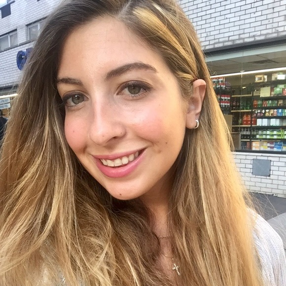 Profile Picture of Christina Attiyeh (@christinaatt) on Poshmark