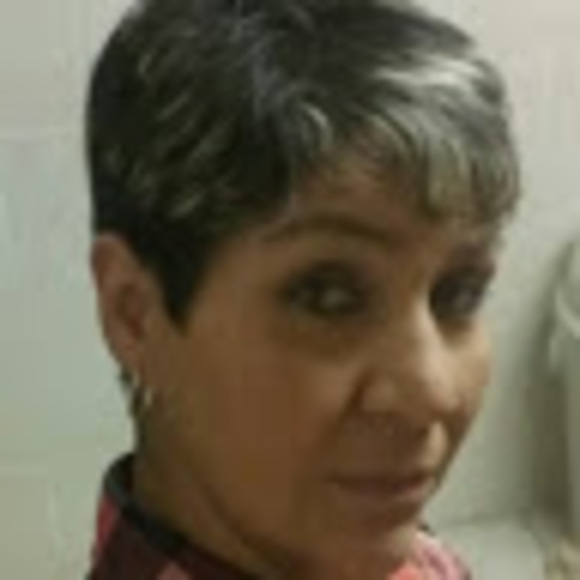 Profile Picture of Anna Leal (@leal88310) on Poshmark