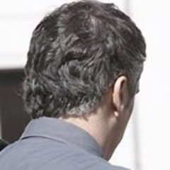 Profile Picture of Charles Goode  🌊 🌊 (@TheGuyNextDoor) on Twitter