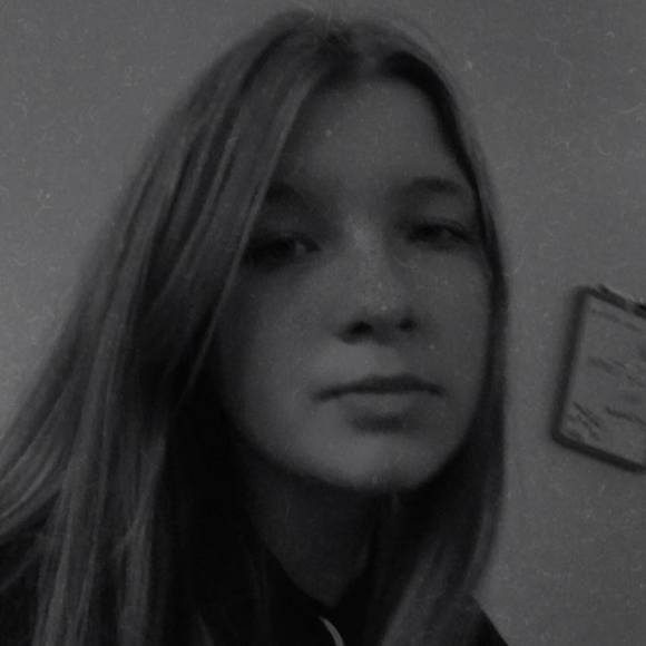 Profile Picture of Kali-anne Derouin (@k_derouin) on Poshmark