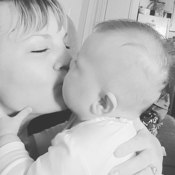 Profile Picture of April Stello (@aprilstello) on Poshmark