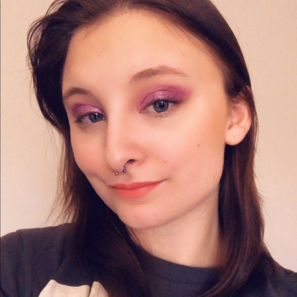 Profile Picture of Paige Downing (@paigerbear03) on Poshmark