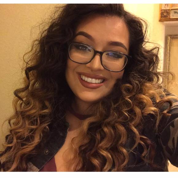 Profile Picture of Giselle Mata (@katherinemata93) on Poshmark