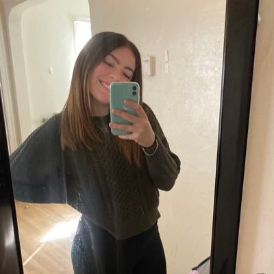 Profile Picture of Victoria (@0hMyGodBecky_) on Twitter