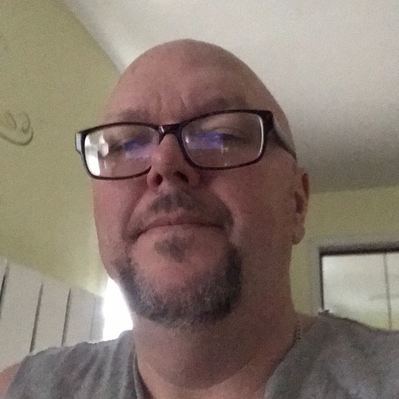 Mark Rizzi - Poshmark Profile Picture of Mark Rizzi (@mrizzi1) on Poshmark