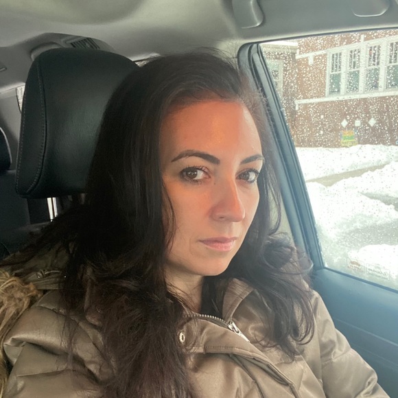 Profile Picture of Claudette Sanchez (@claudielouise) on Poshmark