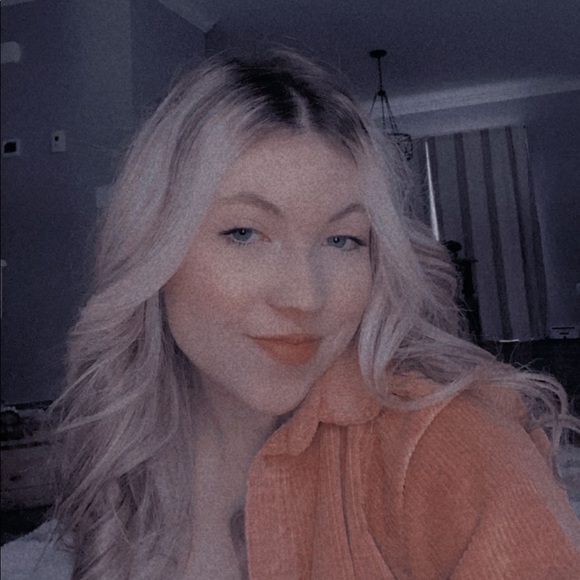 Profile Picture of Bailey Plummer (@plummbai22) on Poshmark