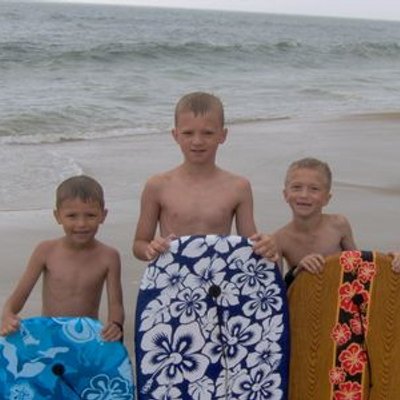 Profile Picture of Eric Mueller (@buzzy2710) on Twitter