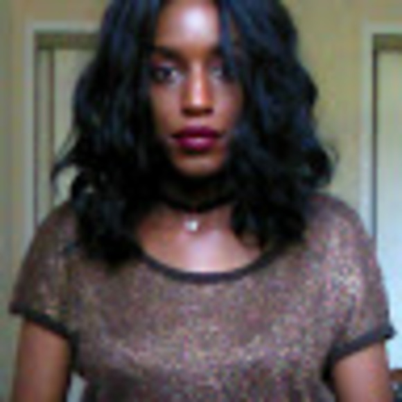 Simone Green - Poshmark Profile Picture of Simone Green (@simonegreen157) on Poshmark