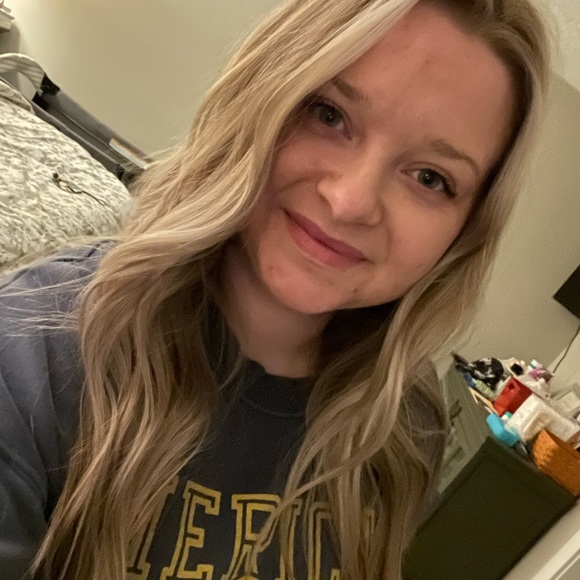 Profile Picture of Jacqueline Canupp (@canupp_cox) on Poshmark