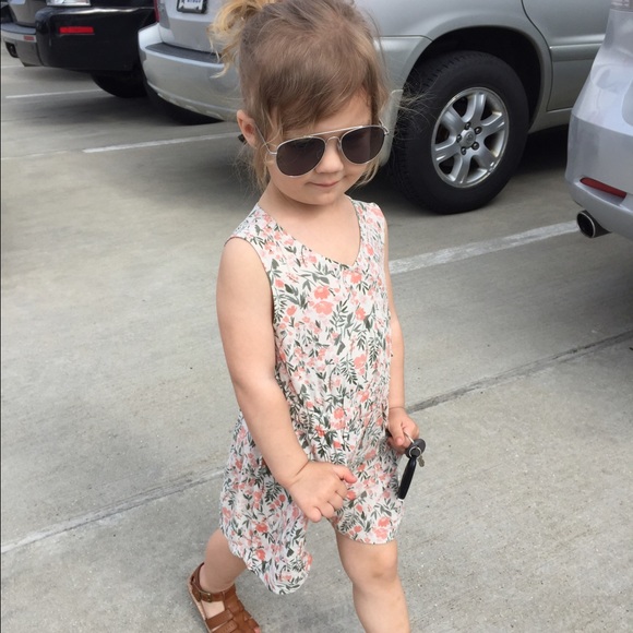 Profile Picture of Sarah Elenbaas (@zlotsa) on Poshmark