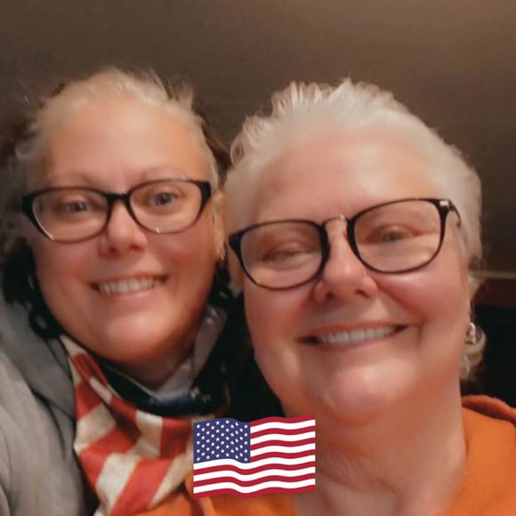 Profile Picture of Tina Vandewarker (@tvan_50) on Poshmark