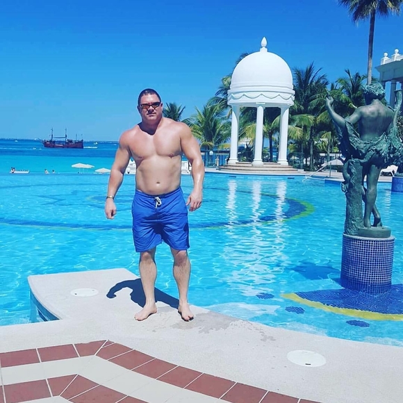 Profile Picture of Daniel Bays (@danielbays) on Poshmark