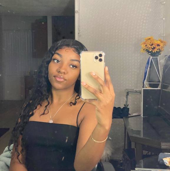 Profile Picture of Aliyah Shallerhorn (@a_shall) on Poshmark