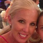 Profile Picture of Jennifer Maloney (@livabledesign) on Instagram