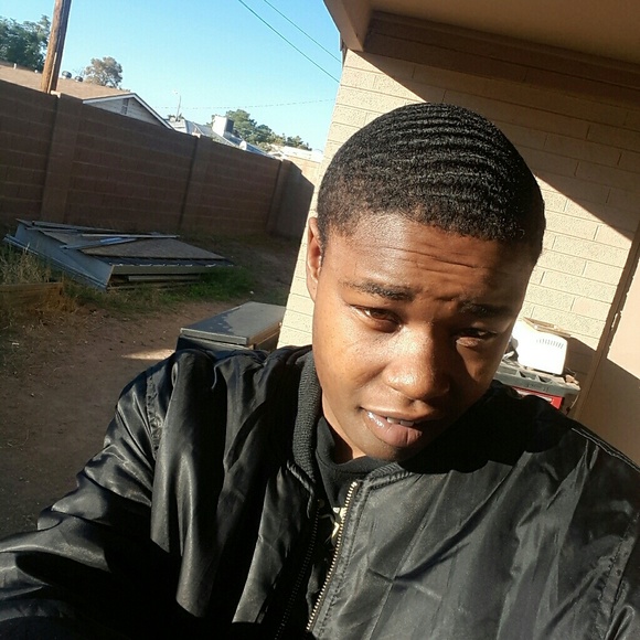 Profile Picture of April Chandler (@apeezy25) on Poshmark