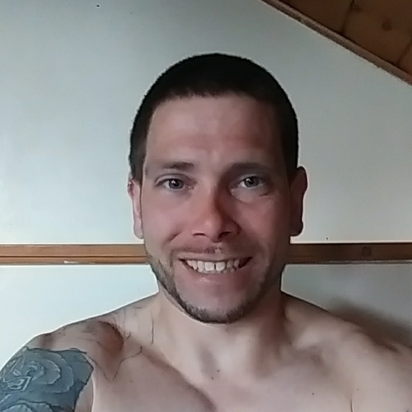 Profile Picture of Pk Ciesluk (@pkluvsstefanie) on Poshmark