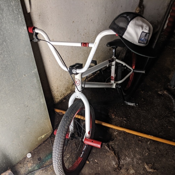 Profile Picture of Lucas Rich (@lucassrich) on Poshmark