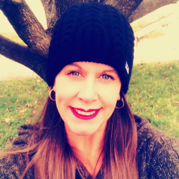 Profile Picture of Jacinta Stout (@parivergirl1003) on Poshmark