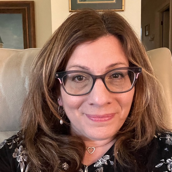 Stephanie Ortolano - Poshmark Profile Picture of Stephanie Ortolano (@saortolano) on Poshmark