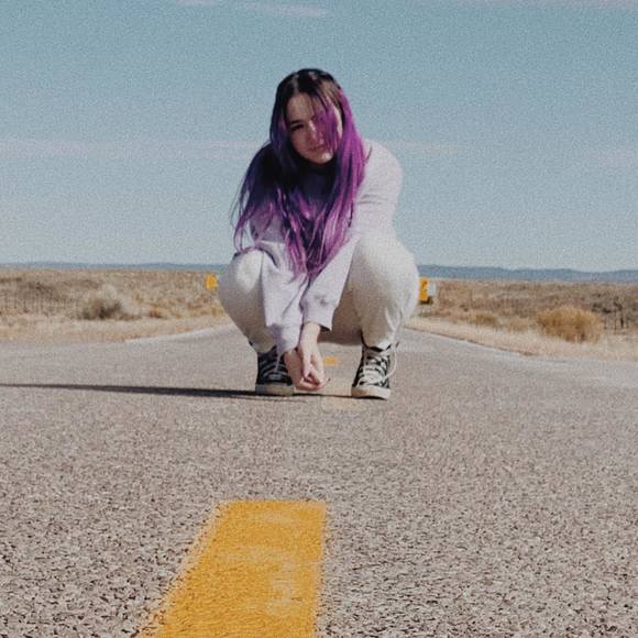 Profile Picture of Zoe Spitters (@zoespitts) on Poshmark