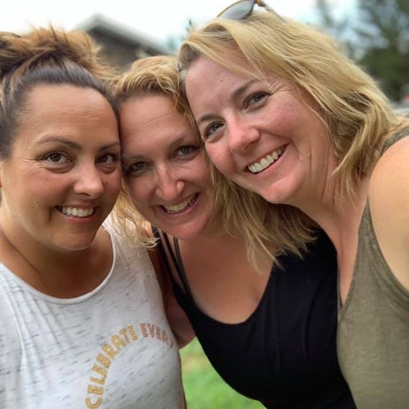 Profile Picture of Robin Houle alberti (@dolphinra72) on Poshmark