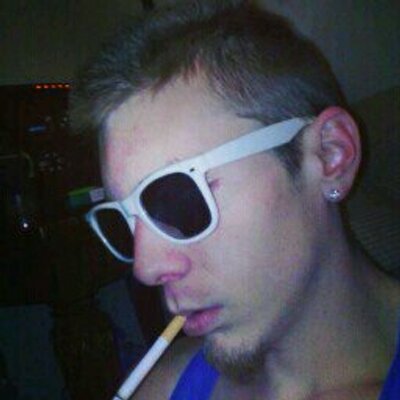 Profile Picture of Chris Symes (@rickwoodbrus) on Twitter