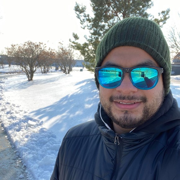 Profile Picture of Richard Mohel (@richardmo) on Poshmark